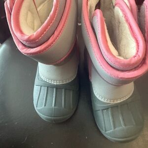 Cat and Jack winter boots size 8 girls